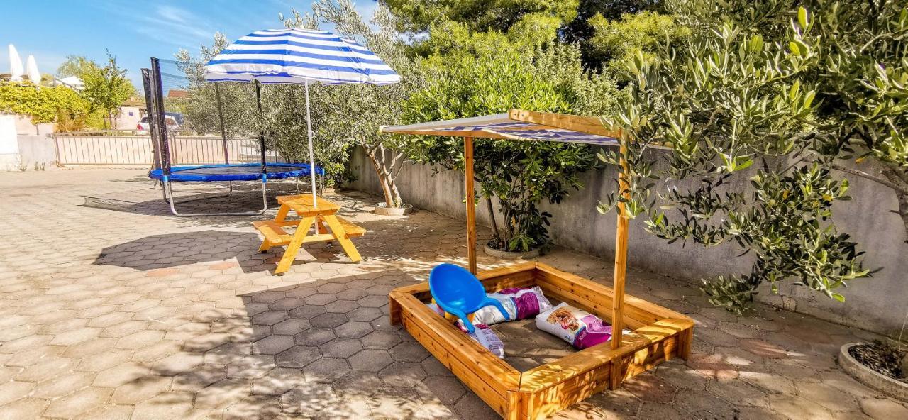 Nono Jure , Private Pool & Sauna Milna  Exterior photo