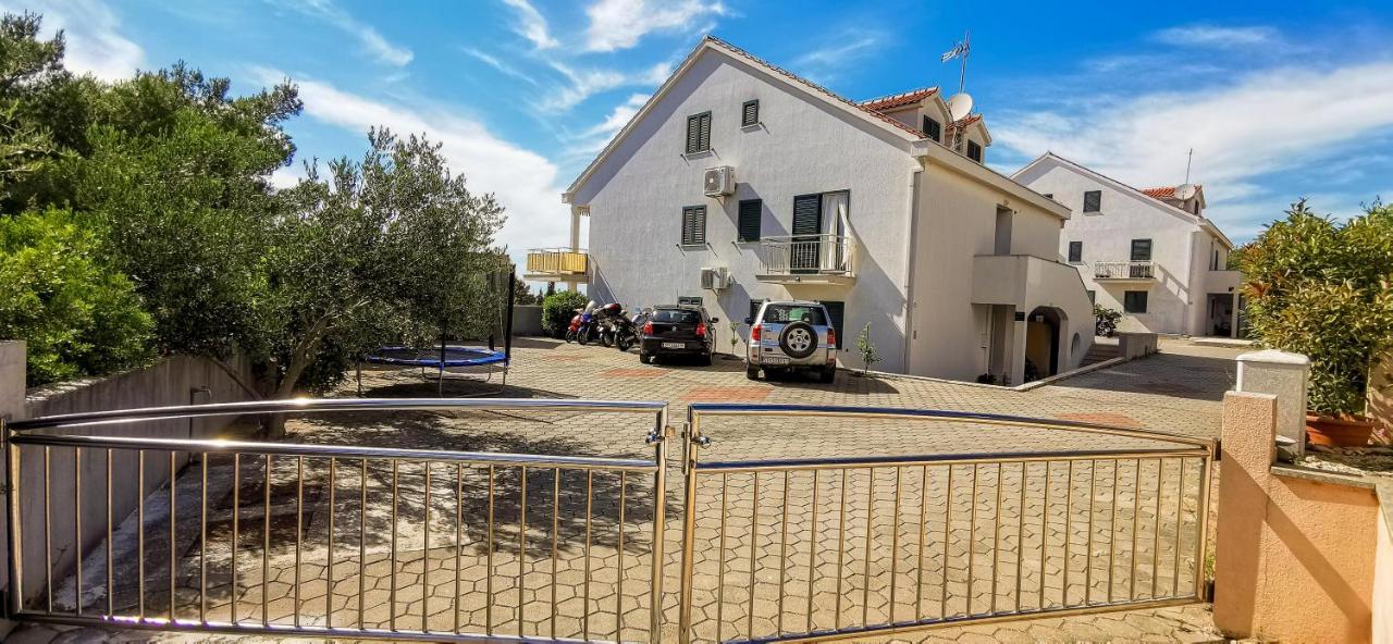 Nono Jure , Private Pool & Sauna Milna  Exterior photo